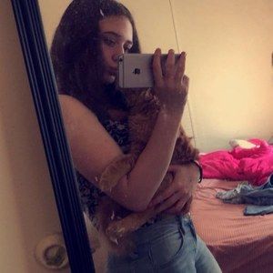 Meet your Posher, Olivia